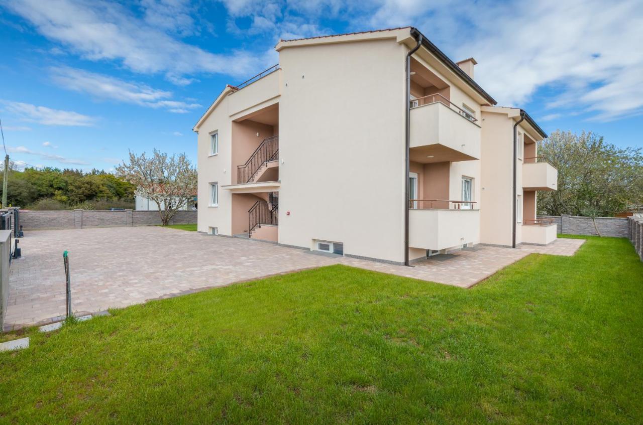 Apartman Knezevic A 法扎纳 外观 照片